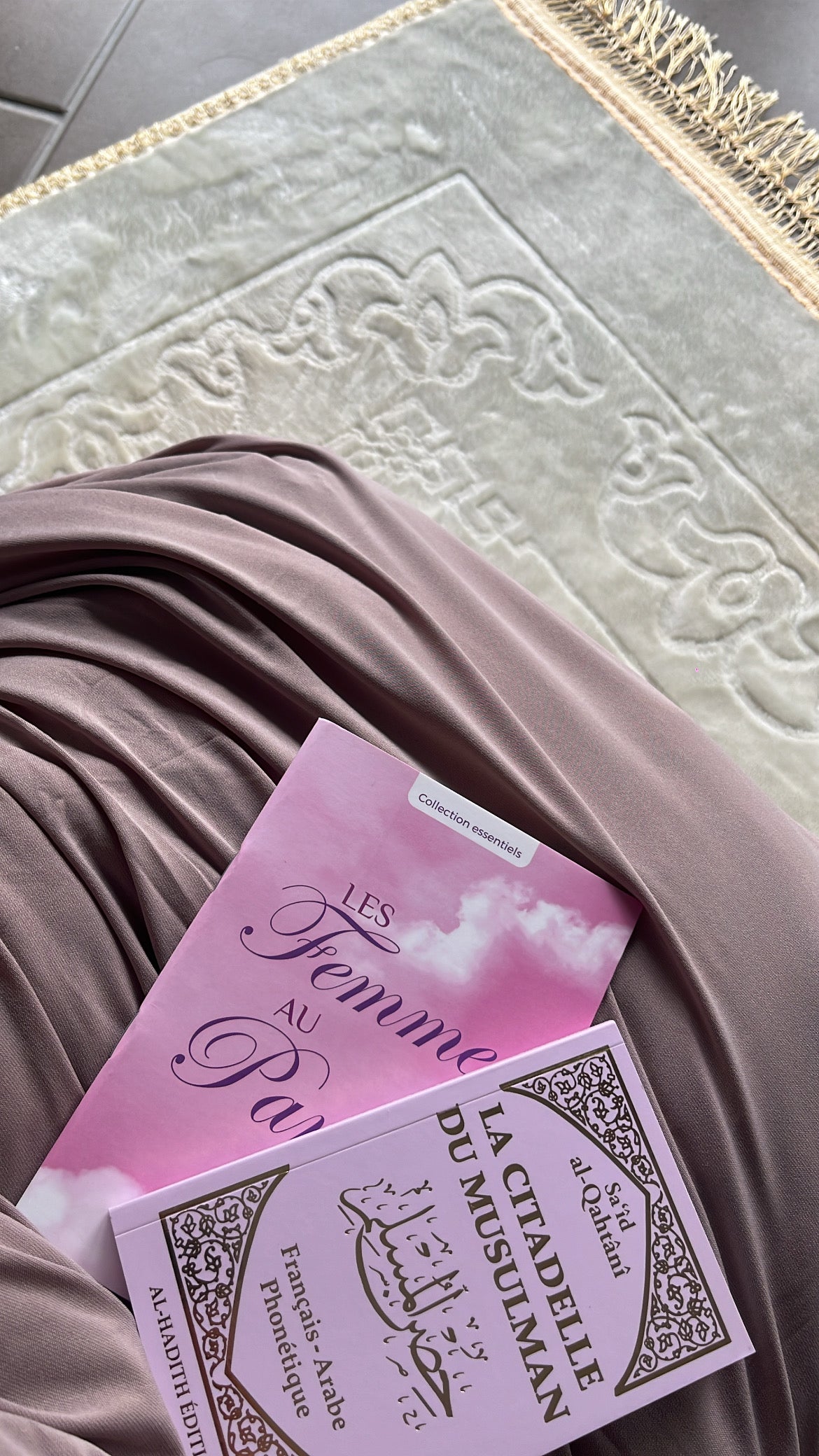 ENSEMBLE DE PRIÈRE TAUPE ROSÉ